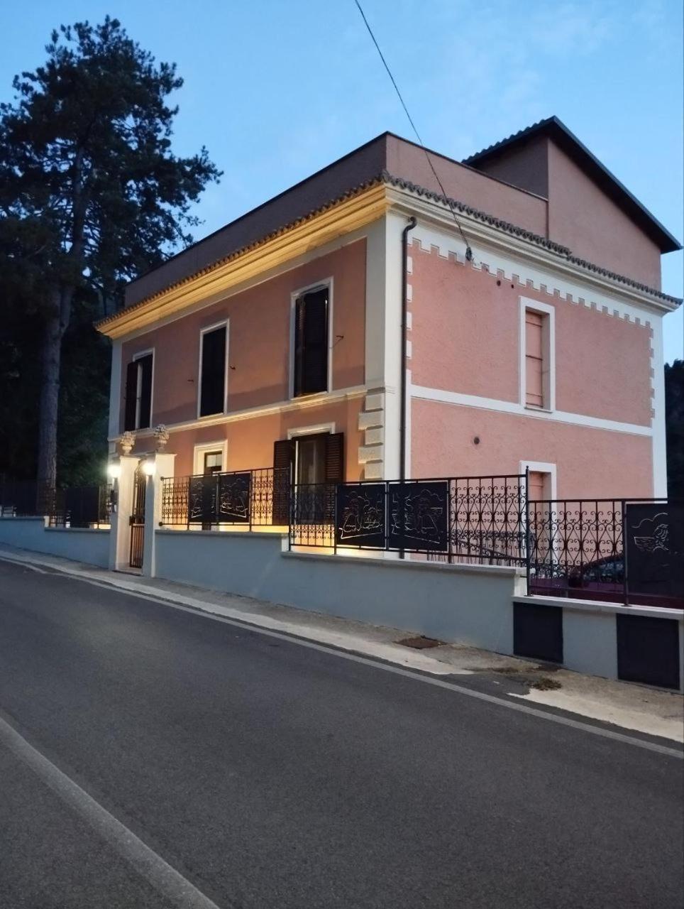 Villino Chelidonia Subiaco Panzió Kültér fotó